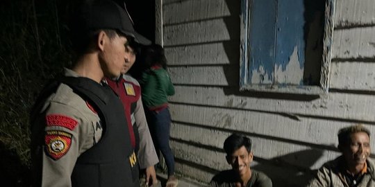 Markas Narkoba di Jambi Digerebek, Tujuh Pemadat Tak Berkutik Ditangkap Polisi