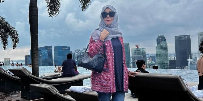 6 Momen Keseruan Mama Amy Liburan di Singapura, Gayanya Kece Banget!