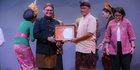DPR Raih PR Indonesia Award, Paling Populer di Media Cetak dan Online 2022