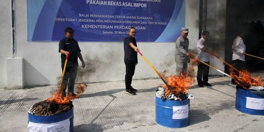 Zulhas Musnahkan Pakaian Bekas Impor Rp10 M di Sidoarjo: Komitmen Lindungi Konsumen