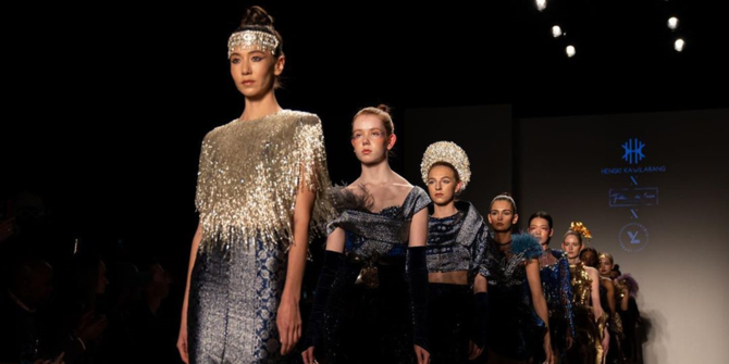 Hengki Kawilarang Usung Pesona Sriwijaya di New York Fashion Week 2023
