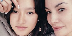 Trending di Twitter, Ini Potret Nadya Hutagalung dan Putrinya Bak Kakak Adik