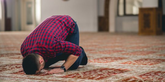 Niat Shalat Tahiyatul Masjid dan Arti, Lengkap dengan Hukumnya