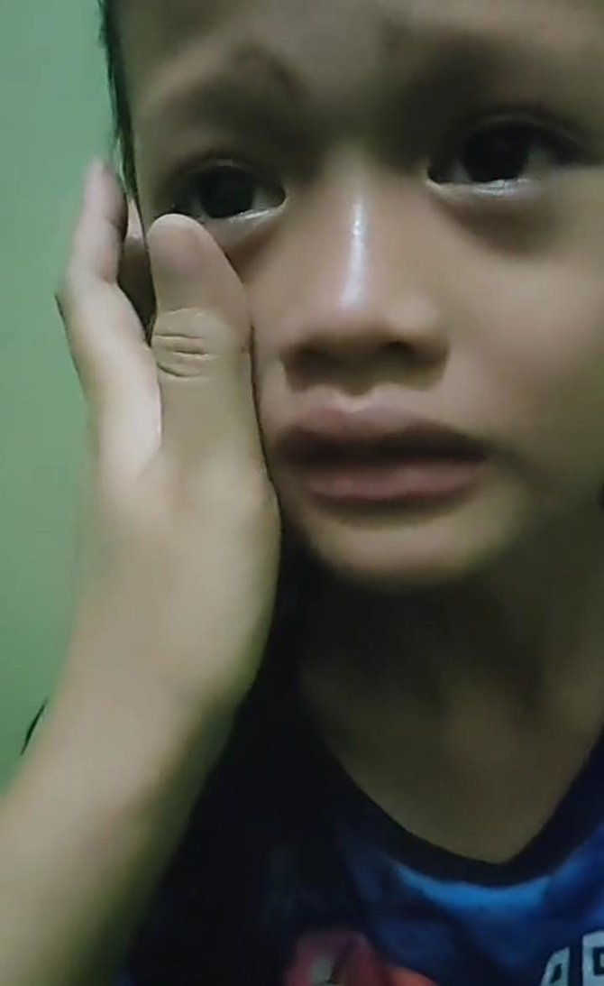 diejek tidak punya ibu anak ini mengadu pada sang kakak sambil menangis
