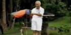 Jarang Terekspose, ini Potret Presiden Soeharto Memancing Pakai Celana Pendek & Kaos
