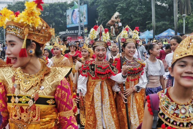 pawai ogoh ogoh menyambut nyepi di bundaran hi