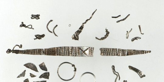 penemuan cincin kuno bertuliskan allah ungkap hubungan islam dan viking di masa lalu
