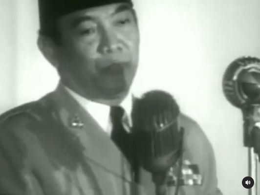 video lawas pelantikan mprs oleh soekarno di istana negar