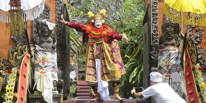 Beragam Tarian Bali Iringi Tawur Agung Kesanga di Pura Cinere