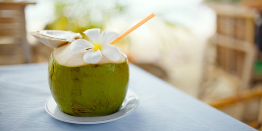 Manfaat Minum Air Kelapa saat Hamil, Tingkatkan Hidrasi dan Redakan Mual