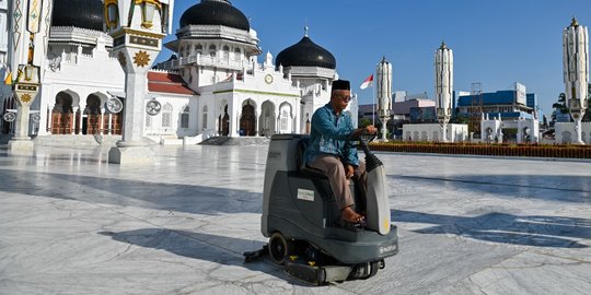 Masjid Raya Baiturrahman Bersiap Menyambut Ribuan Jemaah Salat Tarawih
