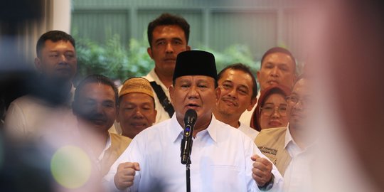Prabowo Perintahkan Kader Gerindra Bagi-Bagi Takjil dan Sembako saat Ramadan