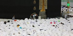 Suasana Masjidil Haram Menyambut Bulan Suci Ramadan