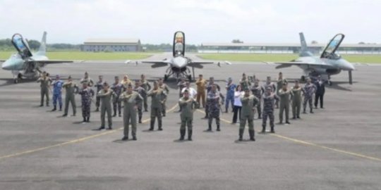 Potret para Jenderal TNI Kenakan G-Suit Pilot Tempur, Makin Keren di Dalam Jet Perang
