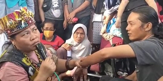 Unik, Cara Pengobatan Ida Dayak Sambil Joget, Tulang Bengkok Auto Sembuh Di Tempat