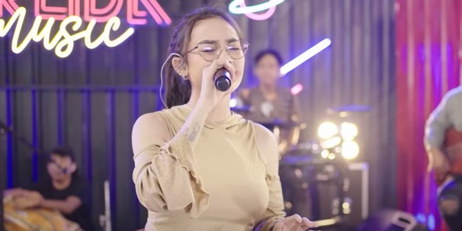 Lirik Lagu Arlinda Putri - Satu Nama Tetap Dihati