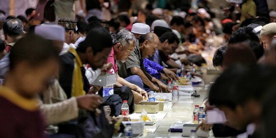 PAN Bela Jokowi: Larangan Buka Puasa Bersama untuk Pejabat Bukan Masyarakat