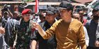VIDEO: Jokowi dan Prabowo ke Pasar di Papua, Kompak Pakai Topi Kembar