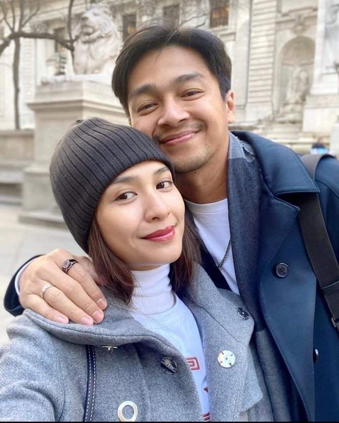 5 potret honeymoon mikha tambayong dan deva mahenra di new york mesra