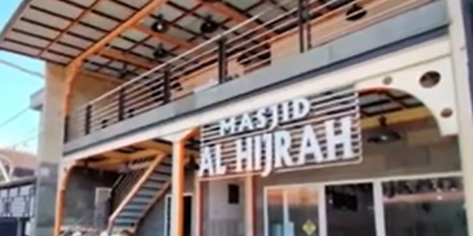 Ajak Warga Hijrah, Masjid di Solo Ini Bagikan Motor untuk Jemaah yang Rajin Salat