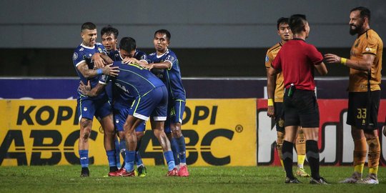 Tumbangkan Bhayangkara FC, Persib Jaga Peluang Juara