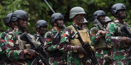 Anggota TNI-Polri yang Gugur Ditembak KKB Diterbangkan ke Jayapura