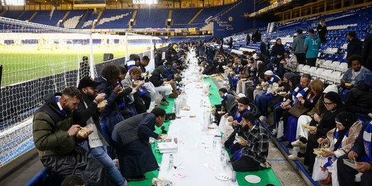 Indahnya Momen Kebersamaan Buka Puasa Bareng Chelsea di Stamford Bridge