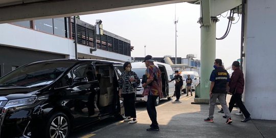 sri mulyani akui naik alphard di apron bandara soetta: itu protokol