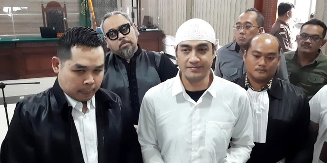 Mulai Diadili karena KDRT, Ferry Irawan Curhat Jadi Korban Kepentingan Venna Melinda