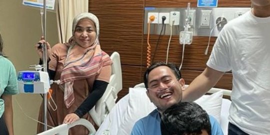 Deretan Artis Jenguk King Nassar di RS, Pesan Muzdalifah Curi Perhatian