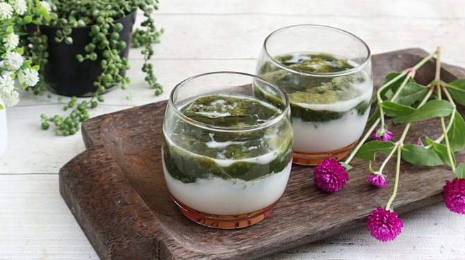 minuman cincau hijau dengan santan