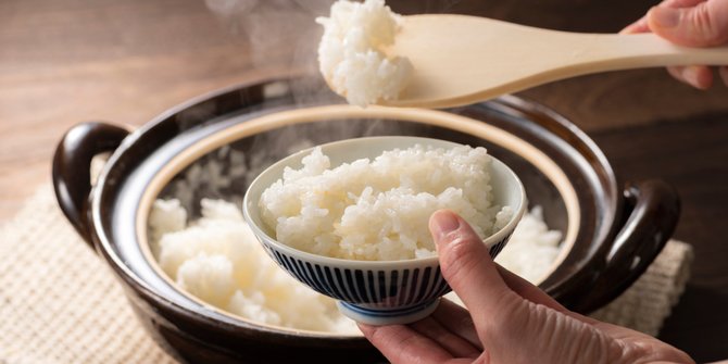 4 Tips Menanak Nasi agar Tidak Cepat Basi Selama Bulan Puasa