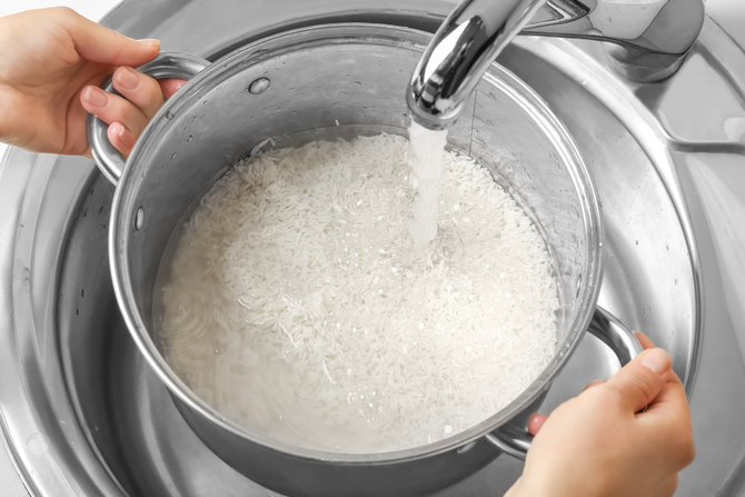 4 tips menanak nasi agar tidak cepat basi selama bulan puasa