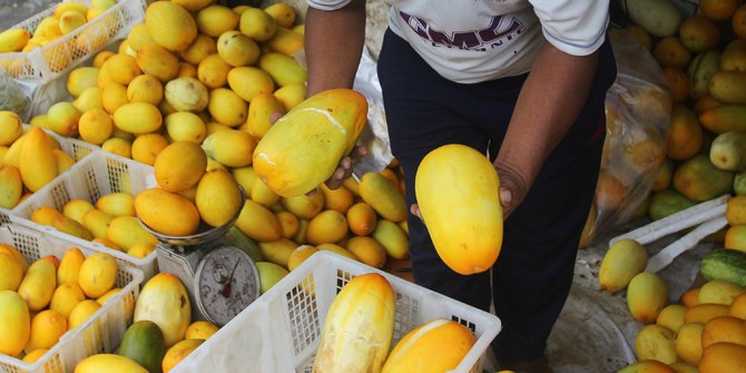 Laris Manis Timun Suri di Bulan Ramadan