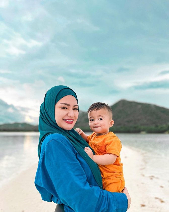 foto nathalie holscher dan baby adzam