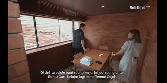 6 Potret Rumah Tiga Dua Satu Milik Tulus Super Estetik, Jadi Ruang Untuk Berkarya