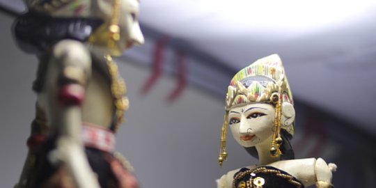 Bisa Ditiru, Pemkab Karawang Sosialisasi Stunting Pakai Wayang Golek