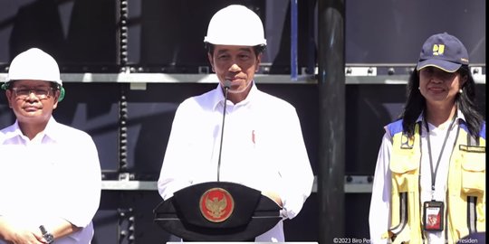Jokowi Resmikan Kereta Api di Sulawesi Selatan Rute Maros-Barru