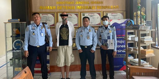 Simpan Ganja Cair, Bule Amerika Dideportasi dari Bali