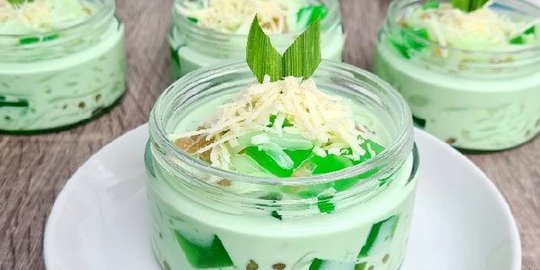 6 Resep Buko Pandan Kuah Santan, Minuman Lezat Cocok untuk Berbuka