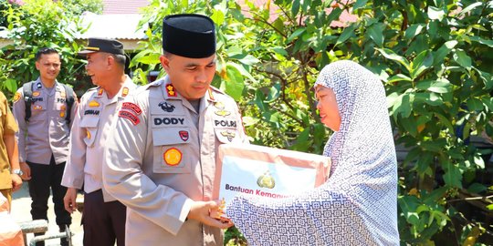 Banyak Harga Sembako Naik, Polisi di Inhu Berikan Bantuan untuk Warga