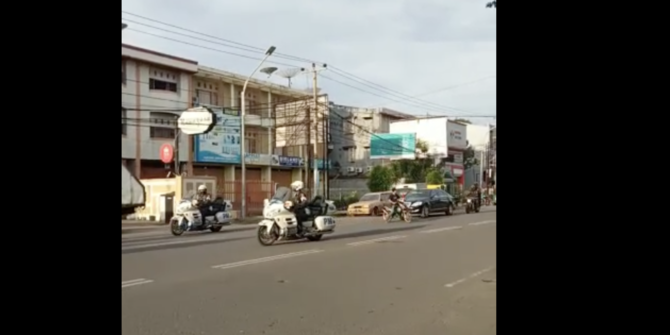 Pemotor Nyaris Tabrak Mobil Presiden Jokowi