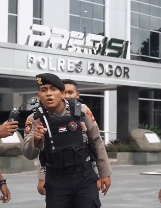 polisi ikut tren video tiktok