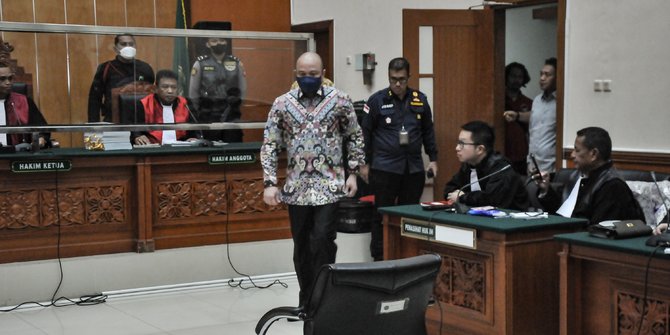 Sidang Tuntutan Teddy, Jaksa Singgung Ucapan Jokowi & Kapolri soal Berantas Narkoba