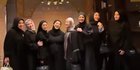 4 Potret Geng Mamayu Buka Bersama, Pakai Serba Hitam