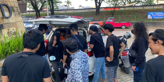 Polisi Tangkap Pemotor yang Nyaris Tabrak Mobil Presiden Jokowi di Makassar
