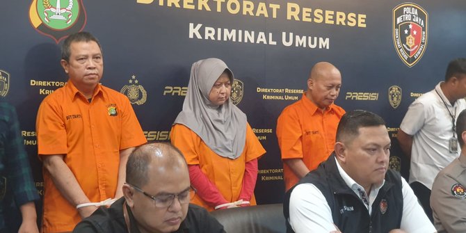 Polisi Pamerkan Pasutri Pemilik Travel Bodong, Telantarkan Jemaah Umrah di Arab Saudi