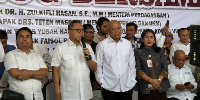 Tinjau Pasar Senen, Mendag Zulhas: Yang Ditindak Penyelundupan, Bukan Pedagangnya