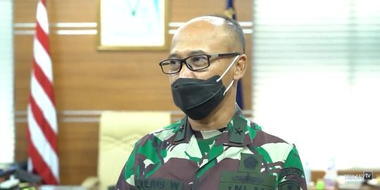 Laksma TNI Julius Widjojono Kini Jabat Kapuspen TNI