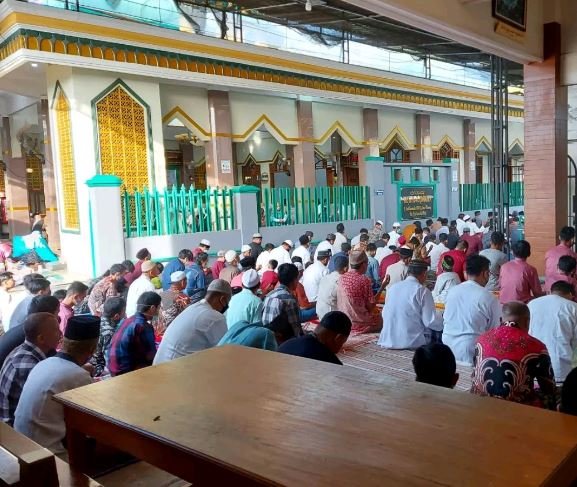 masjid dan gereja bersebelahan di pati